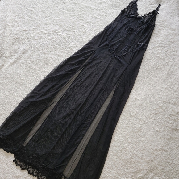 Oh La La Chéri Other - Sheer floral lace dress